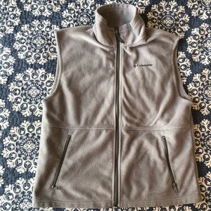 Men’s beige Columbia vest